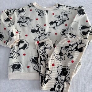 Minnie mouse sweatshirt & Leggings